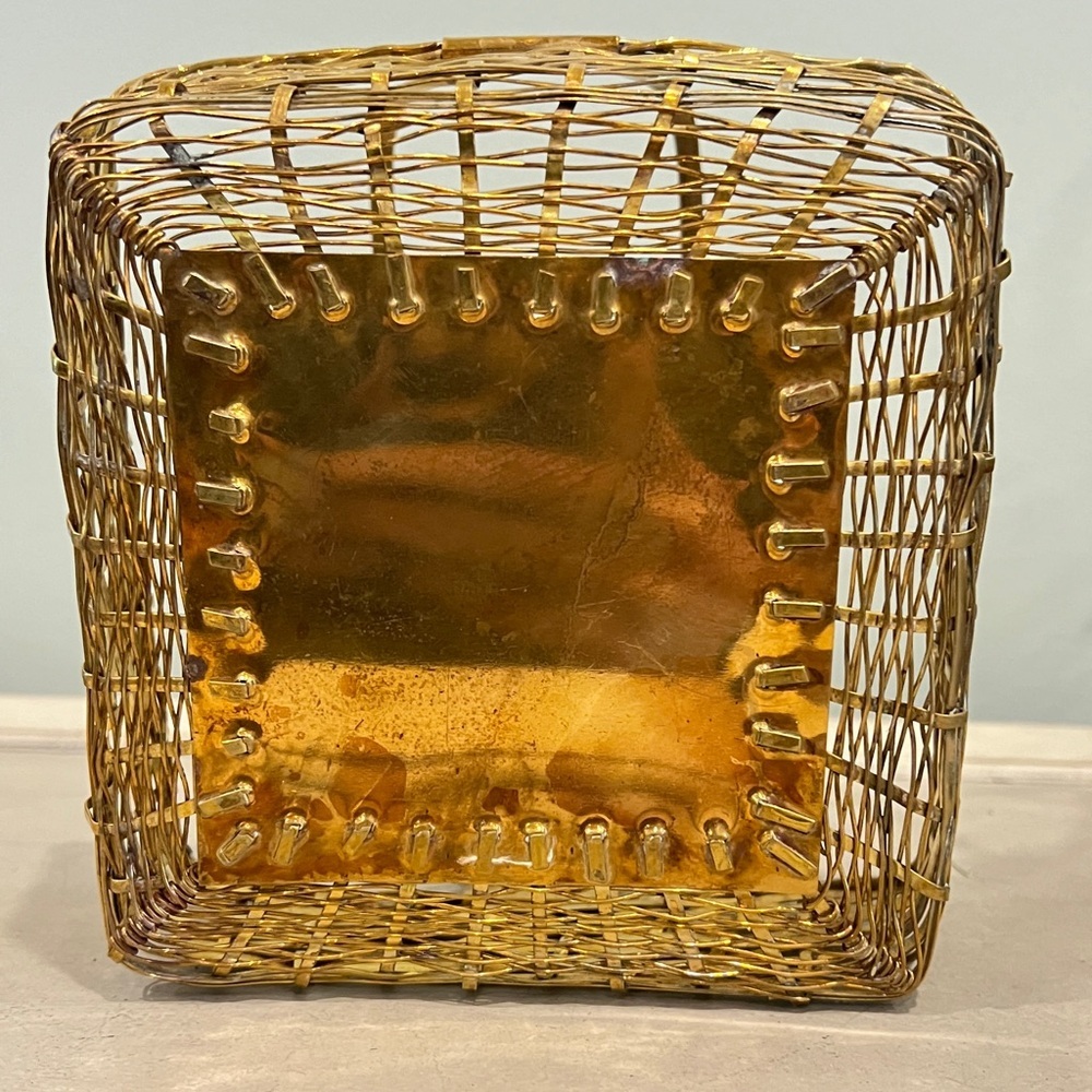 VINTAGE BRASS WOVEN BASKET WITH HANDLES - Picture 8 of 10